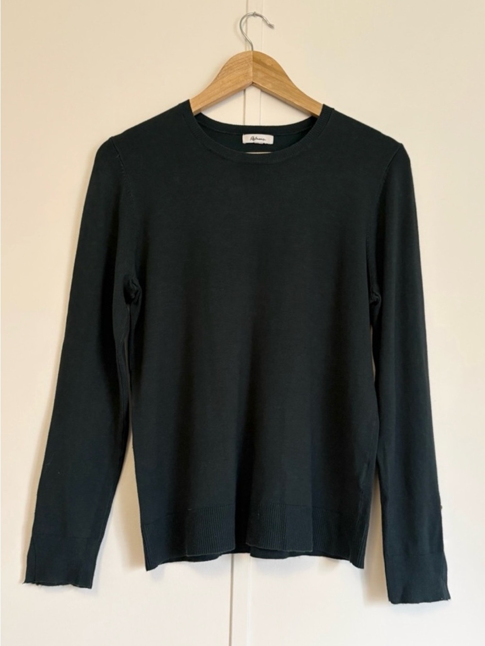 Reitmans Classic Crewneck Sweater in Dark Green
